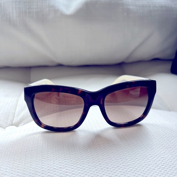 Tory Burch tortoise shell sunglasses - Picture 2 of 6